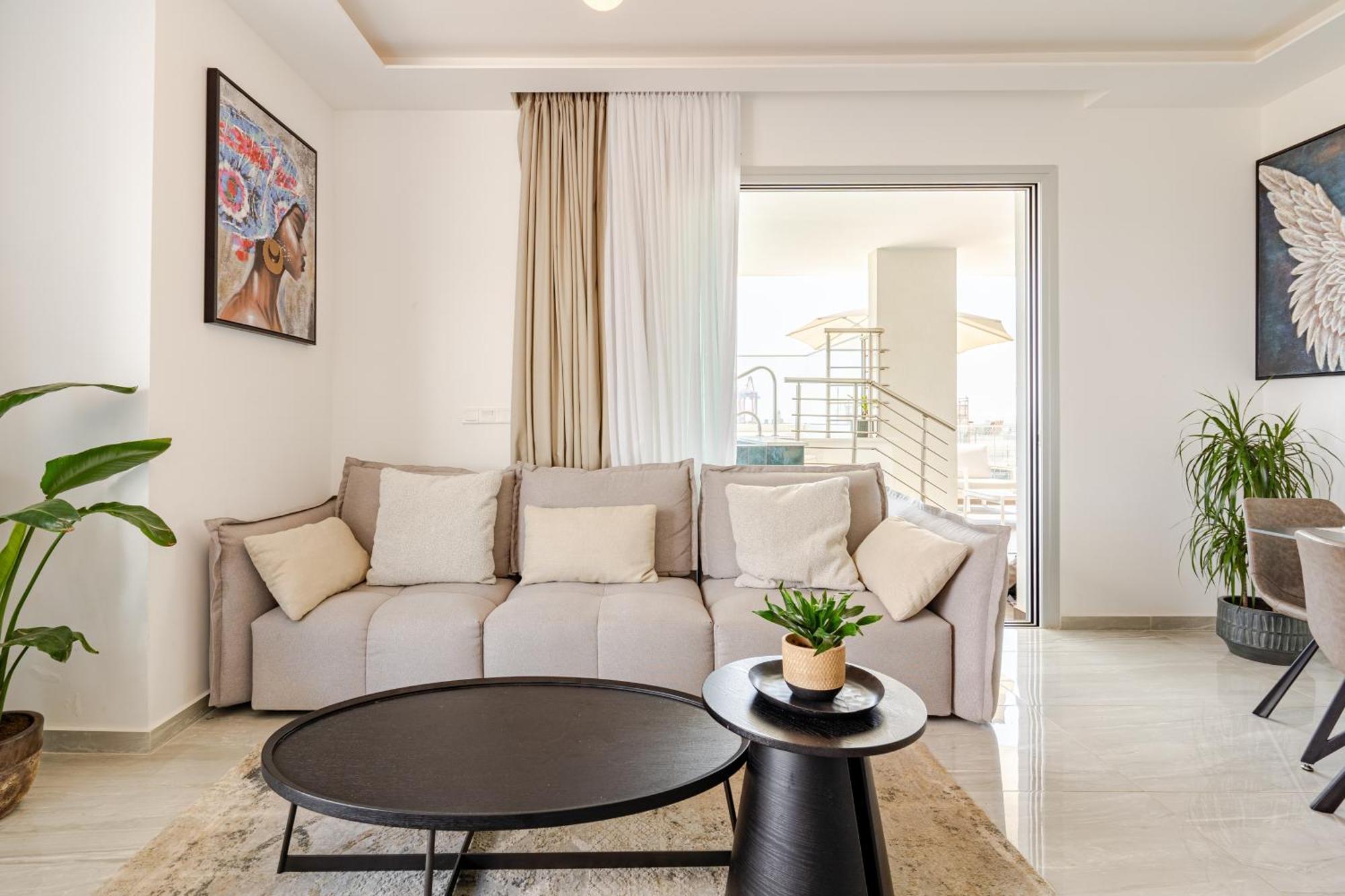 Yamas Urban Living Zakaki Pool Penthouses & Apartments Лимасол Экстерьер фото